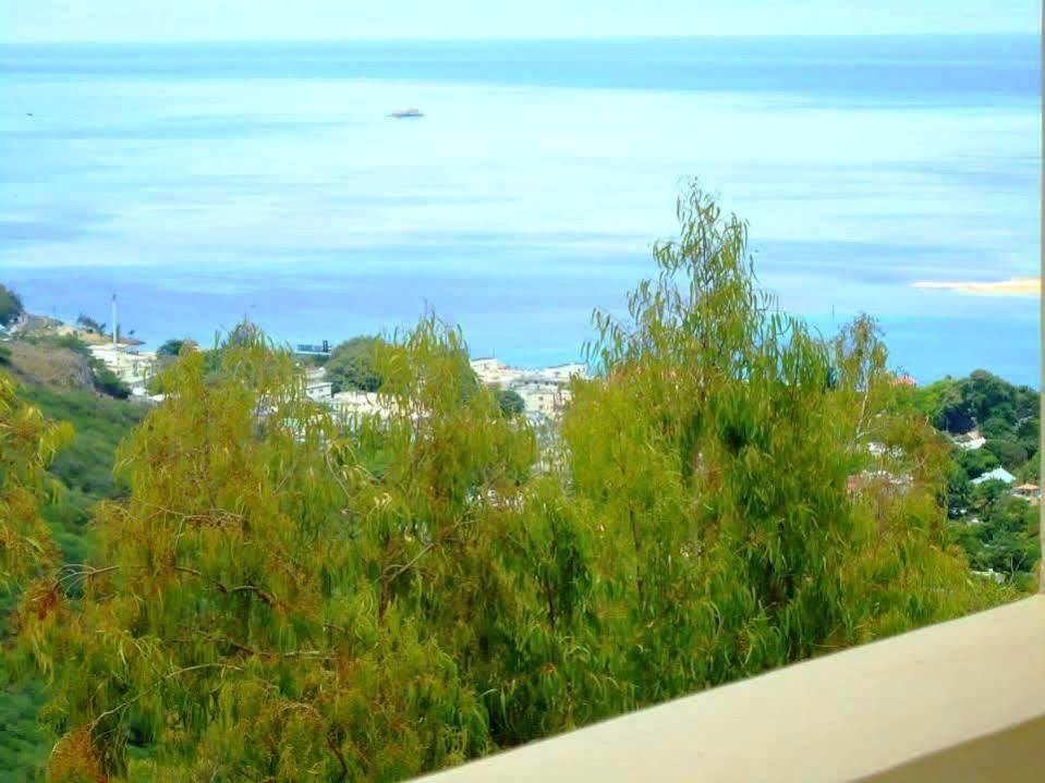 Coralie La Diffe'Rence Guest House Port Mathurin Экстерьер фото